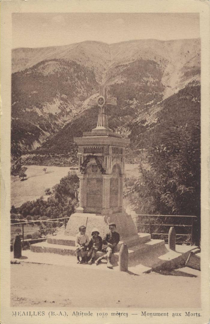 Méailles (B.A.) altitude 1050 mètres - Monuments aux morts.