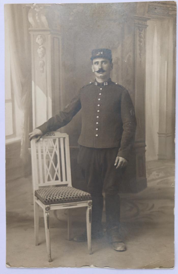 [Isnard Eloi en tenue militaire]