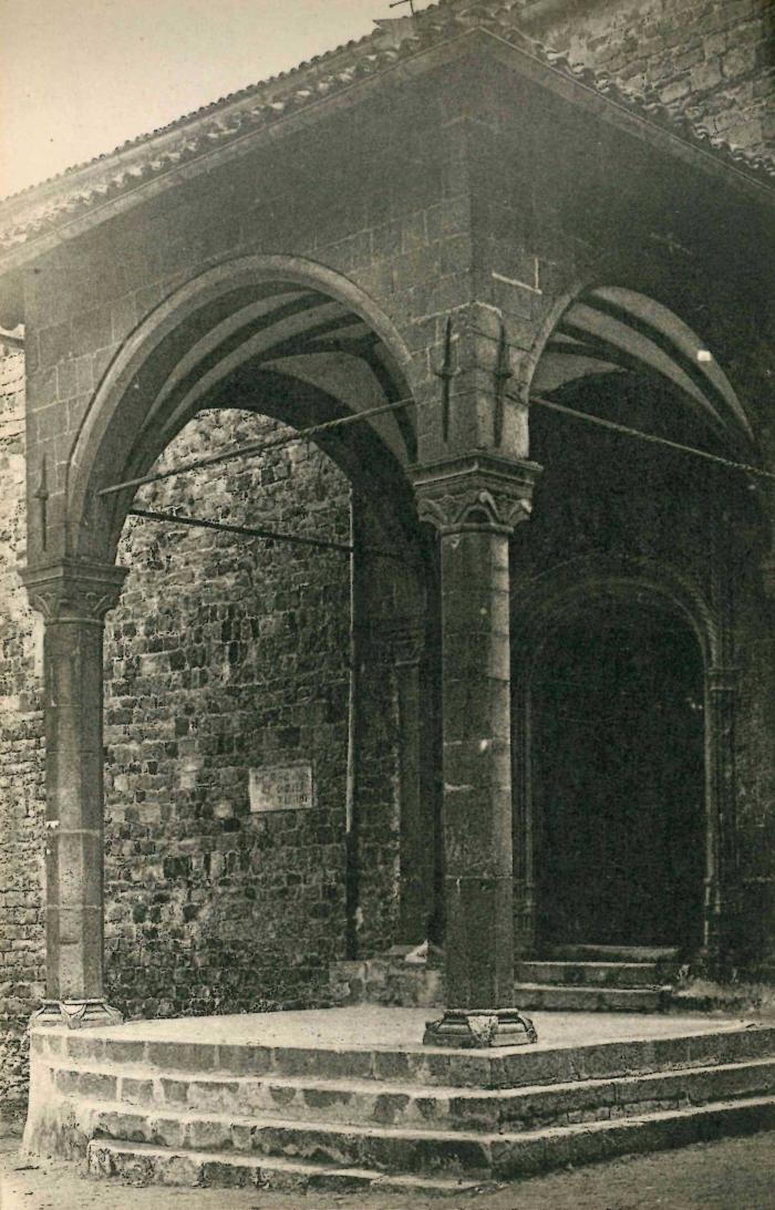 11 UTELLE - EGLISE St-Véran Le Narthex, du XVIe siècle - Le narthex, portique ouvert en avant de la nef dans les anciennes basiliques chrétiennes et où se plaçaient les pénitents et les catéchumènes Arch. sacrées