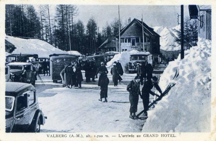 VALBERG (A.-M.), alt. 1.700 m. - L'arrivée au GRAND HÔTEL 